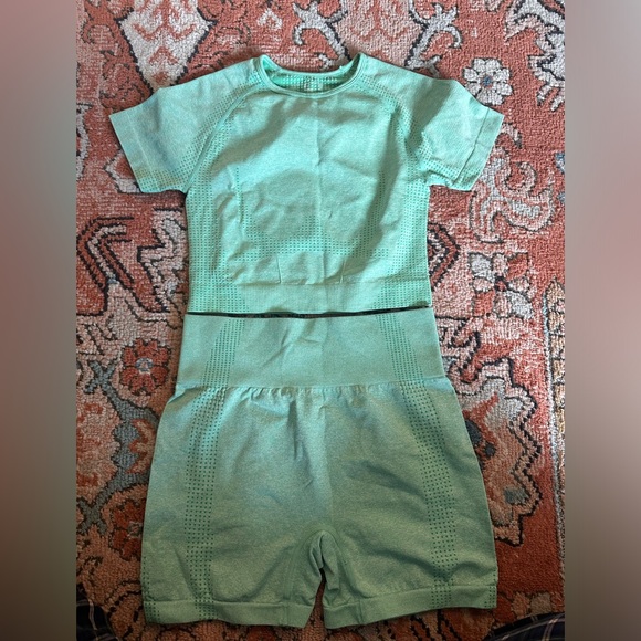 Workout Set - Picture 1 of 1